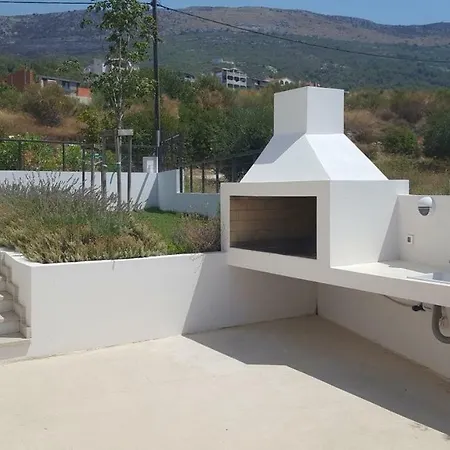 Gold Fish Villa
