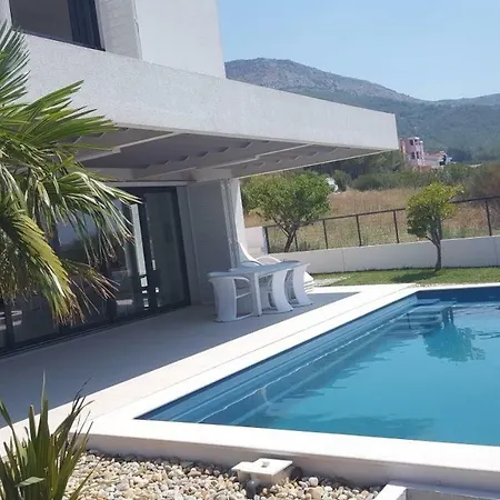 Vila Gold Fish Podstrana